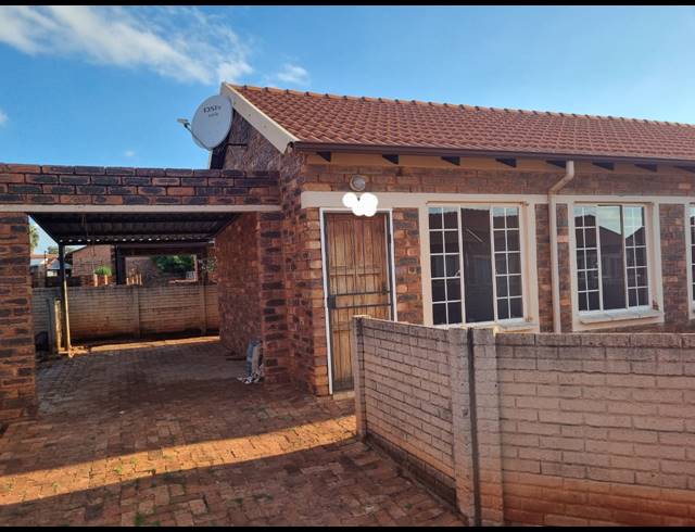 3 BEDROOM TOWNHOUSE FOR SALE IN THE ORCHARDS